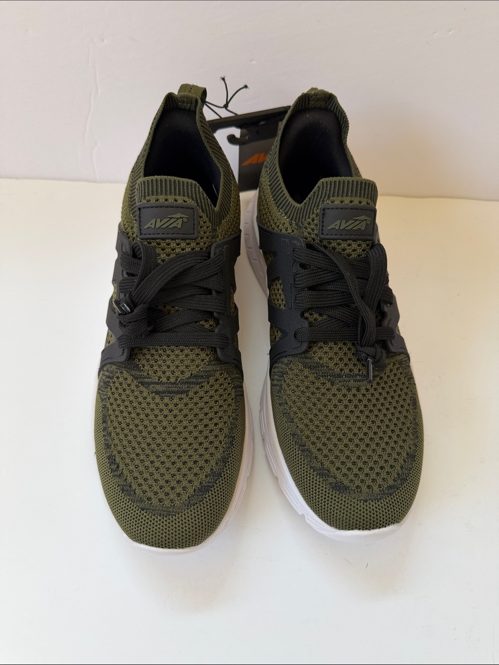 New Men’s Avia Sneakers